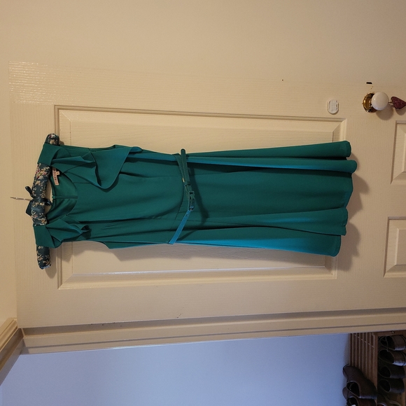 Review Dress - Picture 3 of 9